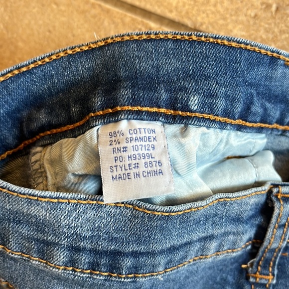 Lolo Jean shorts - Picture 6 of 8